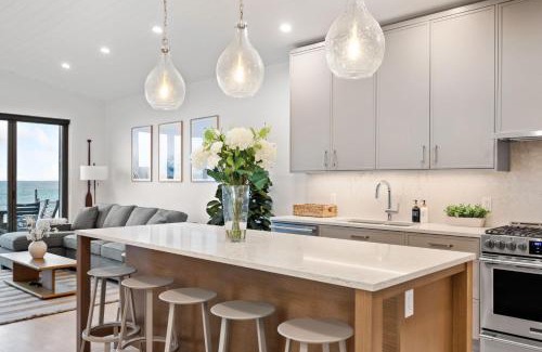 Black Creek Apartment | Beachfront Luxury Suite #19 at THE BEACH HOUSE