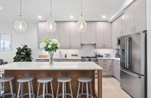 Black Creek Apartment | Beachfront Luxury Suite #19 at THE BEACH HOUSE