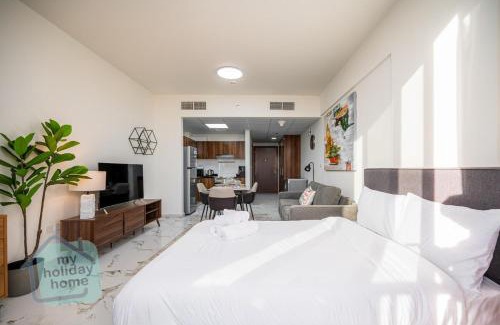Al Hamra Village Apartment | Beachfront - Modern Studio - Brand New