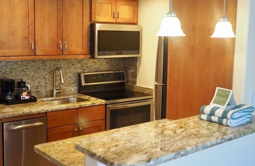 Historic Lahaina Front Street Resort | Beachfront Mountain View Lahaina Shores Studio