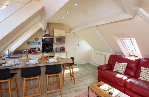 West Cliff Cottage | BEACHFRONT, pet friendly, country holiday cottage in Whitby