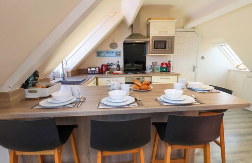 West Cliff Cottage | BEACHFRONT, pet friendly, country holiday cottage in Whitby