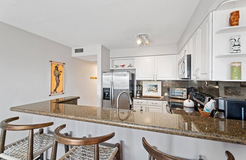 San Jacinto House | Beachfront | Pool | Hot Tub