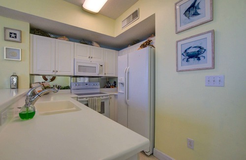 West Panama City Beach Condo | Beachfront - Private Parking - Free beach chair service - Pickleball Courts