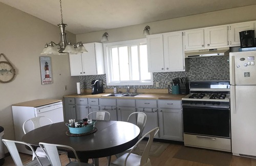 St Ignace House | Beachfront Relaxation/Winter Get-away