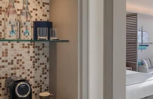 Jebel Ali House | Beachfront Residence One Bedrooom Suite By Luxury Bookings