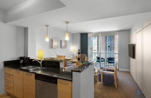 Sunny Isles Beach Apartment | Beachfront Resort POOL OCEAN VIEW BALCONY