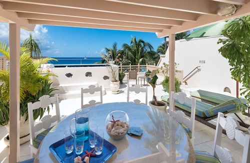 Reeds Bay Apartment | Beachfront Rooftop Penthouse with Plunge Pool - Reeds House 1
