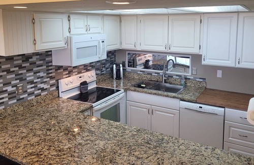 South Padre Island Condo | Beachfront Sea Vista 3rd Floor Direct Beach View Rental by Owner 3 King Beds