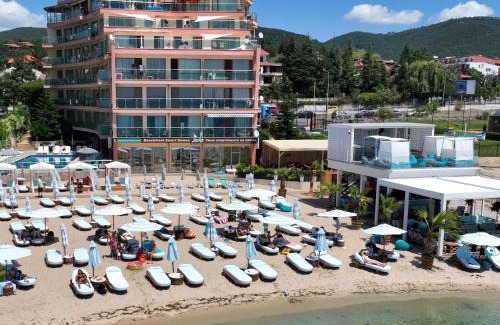 Sunny Beach Apartment | Beachfront Smart Homes by Marty's