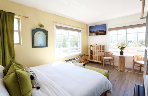 South Pointe Apartment | Beachfront South of Fifth Suite on Ocean Drive Miami Beach