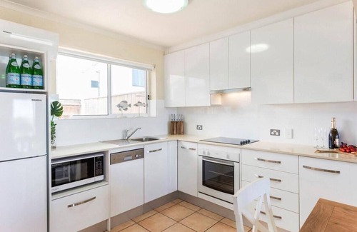 Port Elliot Apartment | Beachfront South Seas 2 Port Elliot w/views of Knights Beach