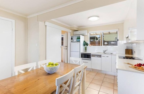 Port Elliot Apartment | Beachfront South Seas 2 Port Elliot w/views of Knights Beach