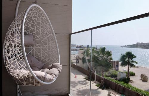 Dubai Marina Villa | Beachfront Townhouse SEA BREEZE