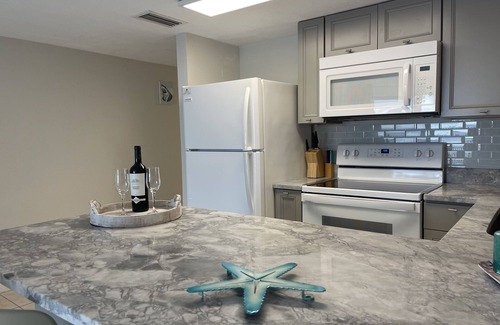Daytona Beach Shores Apartment | Beachfront piece of heaven!