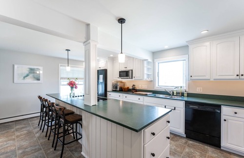 Hampton House | Beachfront Vacation Home w/Huge Deck & Sunroom, Steps from NH's Top Surf Spot