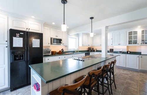 Hampton House | Beachfront Vacation Home w/Huge Deck & Sunroom, Steps from NH's Top Surf Spot
