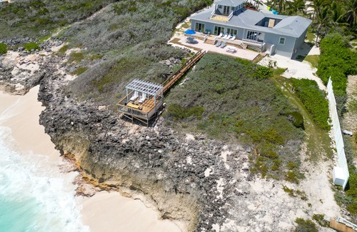 Farmer's Hill Villa | Beachfront Villa Exuma - Calypso House