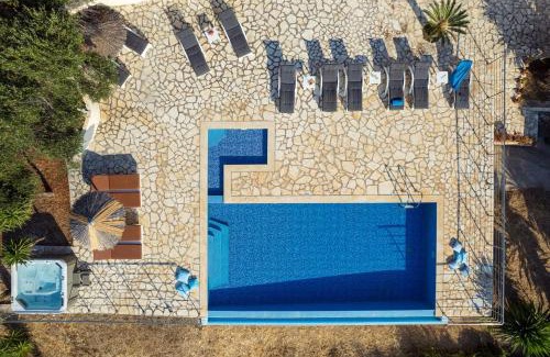 Agios Spyridon Corfu Villa | Beachfront Villa Seasun by PosarelliVillas