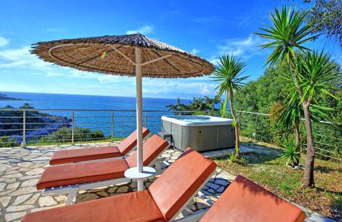 Agios Spyridon Corfu Villa | Beachfront Villa Seasun by PosarelliVillas