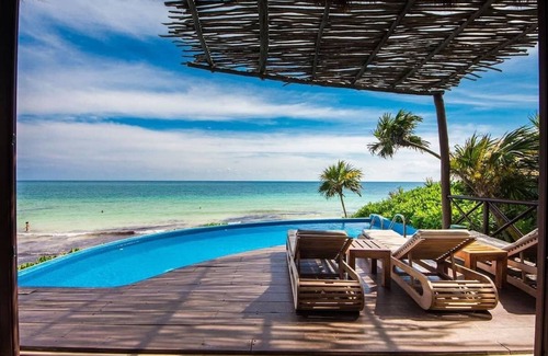 Zona Hotelera Villa | Beachfront villa in Tulum beach- Early booking deal at Tripintravel