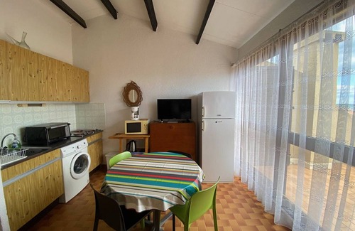 Port Leucate Villa | Beachfront Villa with Terrace, Parking, and 4 Single Beds - Sleeps 4
