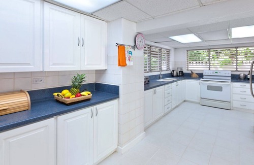 Folkestone Villa | Beachfront Villa With Large Gardens And Walking Distance To Holetown.