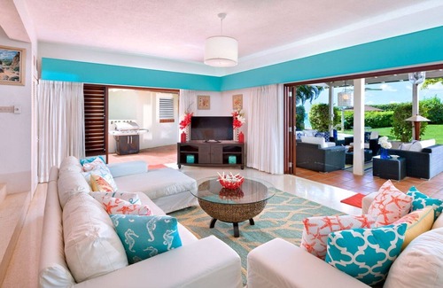 Folkestone Villa | Beachfront Villa With Large Gardens And Walking Distance To Holetown.