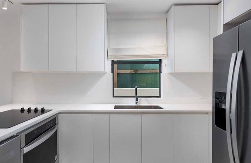 Mullins Villa | Beachfront Villa with private back decknNear restaurants