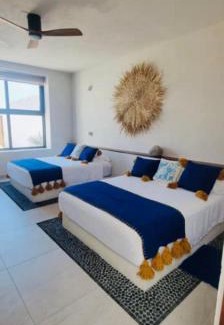 Ixtapa - Zihuatanejo House | Beachfront White Villa in Playa Blanca
