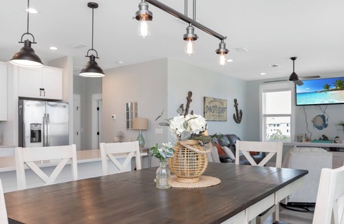 Indian Pass House | ☀️Beachfront with Private Pool | 🐾Pet-Friendly🐾 | Seminole Wind☀️