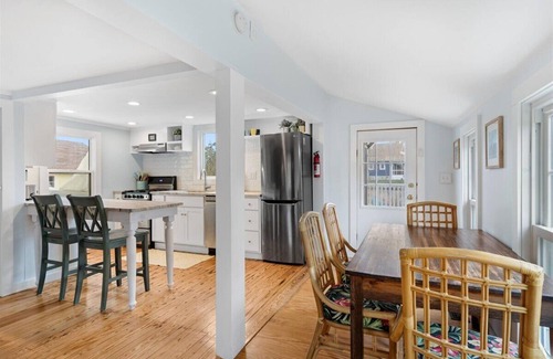 Chincoteague House | Beachgrass Bungalow on Chincoteague Island!
