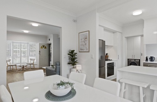 Glenelg South House | Beachside 3-Bed Retreat with BBQ & Garage