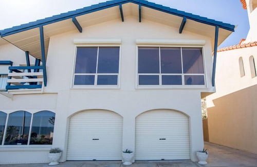 Glenelg Apartment | "Beachside at the Bay"