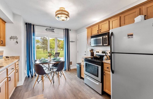 Sheboygan Condo | Beachside Condo Downtown with Lake Michigan Views