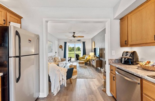 Sheboygan Condo | Beachside Condo Downtown with Lake Michigan Views