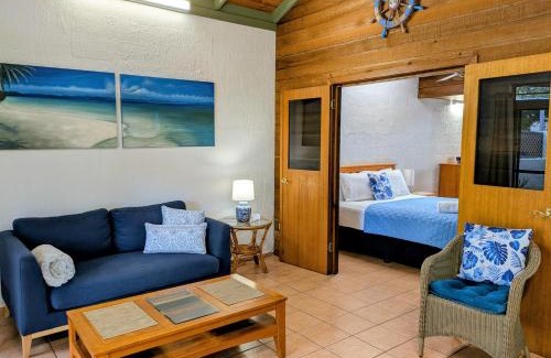 Nelly Bay Apartment | Beachside Cottage - A Private Peaceful Hidden Gem 50m to Beach