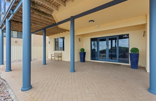 Christies Beach Apartment | Beachside Escape on The Esplanade