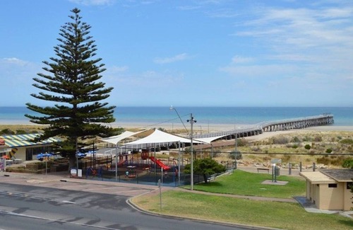 Largs Bay Apartment | Beachside location in Largs Bay