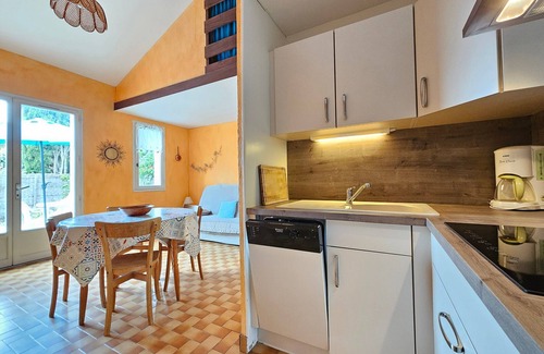 La Faute-sur-Mer House | Beachside Studio Cottage, 150m to Beach, Pets Allowed!