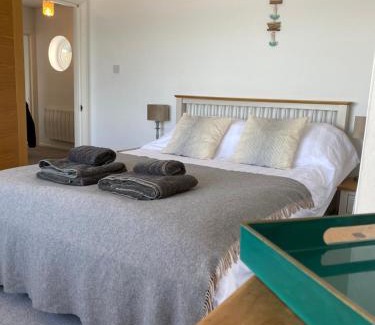 Torcross House | Beachside, Torcross, between the Sea and the Ley