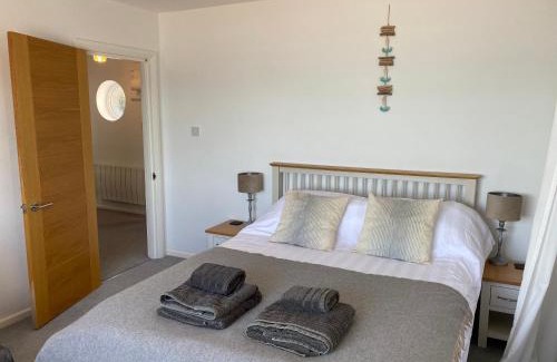 Torcross House | Beachside, Torcross, between the Sea and the Ley