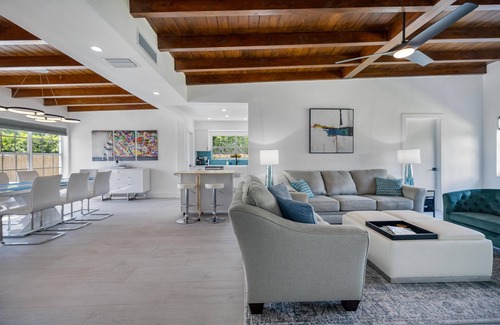 Surfside Villa | Beachside Villa
