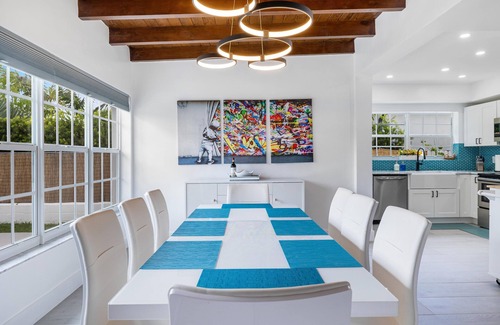 Surfside Villa | Beachside Villa