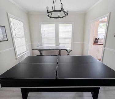 Gulfport House | Beachside Walk & Casino Retreat - Breakfast - Hot Tub - Game Room