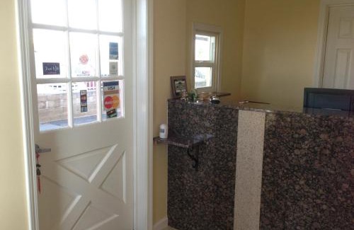 Arroyo Grande Hotel | Beachway Inn
