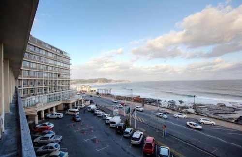 Quigney Beach Apartment | Beachway Private Accommodation