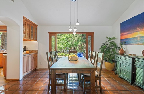 Campanil House | Beachwood Estate at Hendry's Beach - 100 steps to the sand!