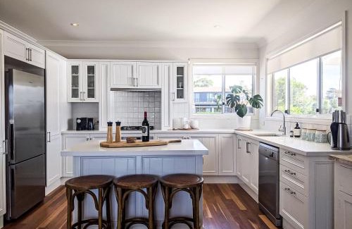 Mollymook Beach House | Beachwood House at Mollymook Beach