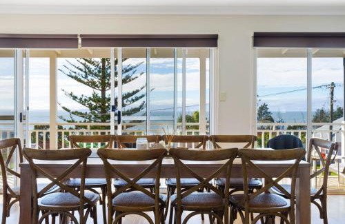 Mollymook Beach House | Beachwood House at Mollymook Beach